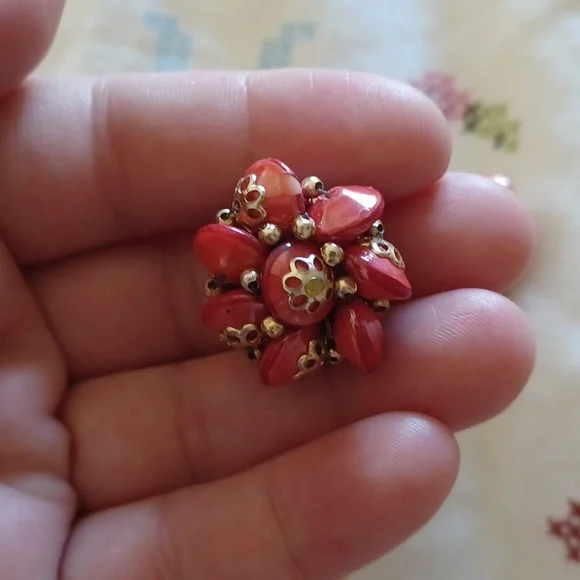 Vintage Hong Kong Red And Gold Earrings - Picture 4 of 7